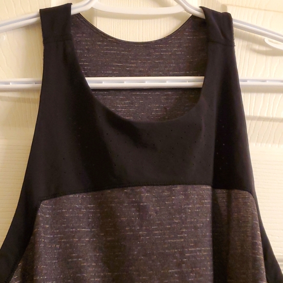 Lululemon tank - Picture 3 of 5